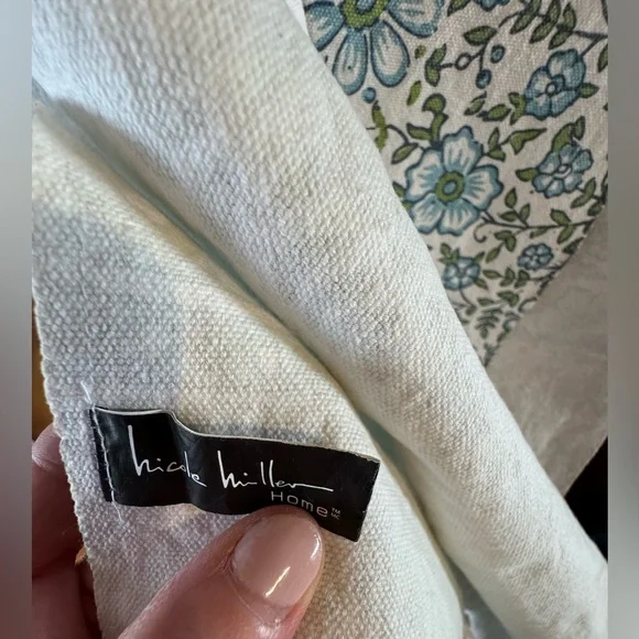 Nicole Miller Boho Table Runner✨ - Picture 6 of 10